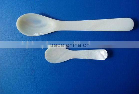 natural shell mother pearl spoon for tasting caviar