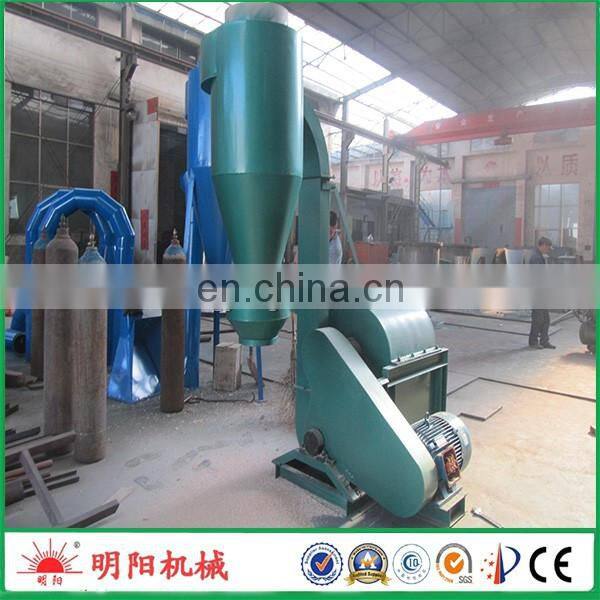 Hammer mill for wood and straw with cyclone
