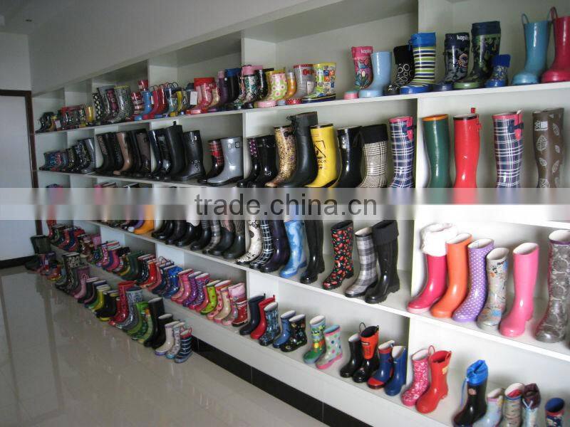 laced men's overshoes