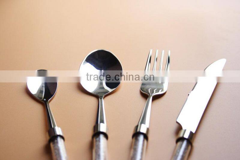 new design arrival customed food safety stainless steel 18/8 plastic dinnerware set of 4 pieces with crystals in the handle