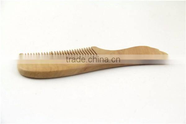 Handle with wooden beard hair comb