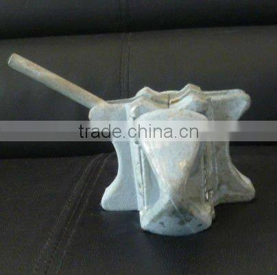 Container left twist lock