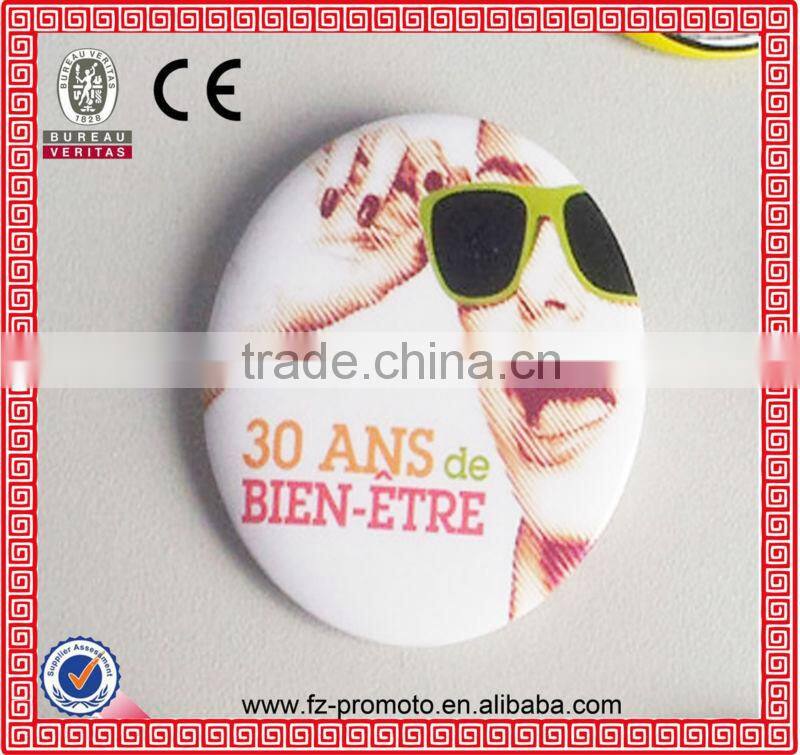 customized yellow printed heart round pin buttons badge metal badge