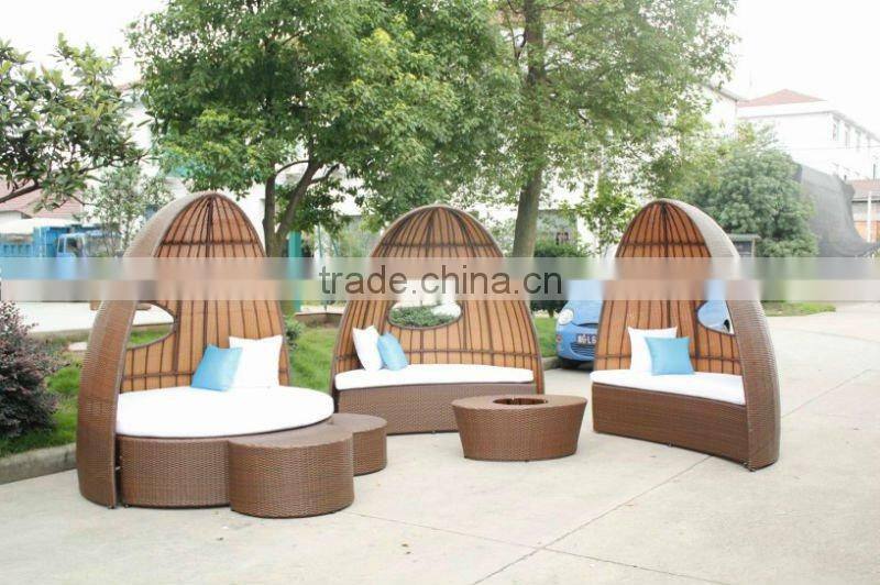 popular rattan outdoor daybeds sun lounger getting