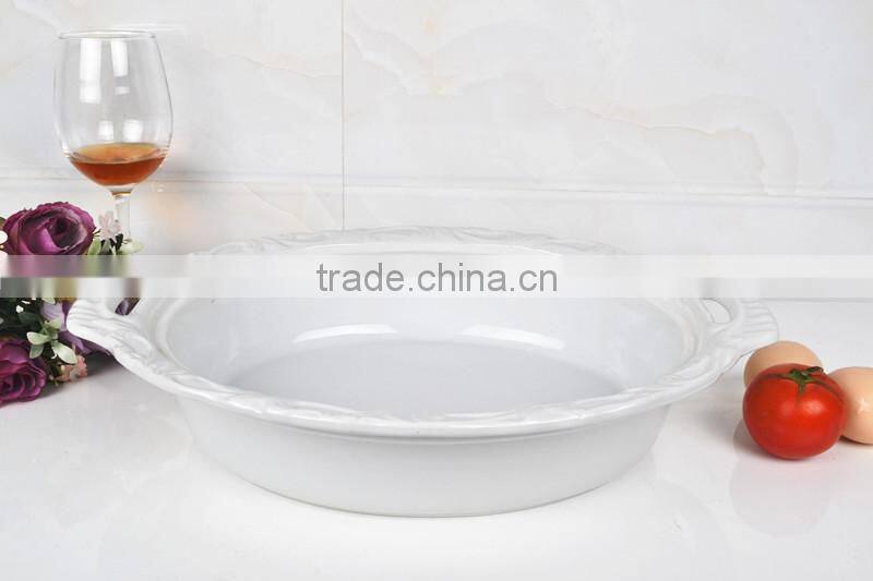 15" Oval porcelain bakeware with lid