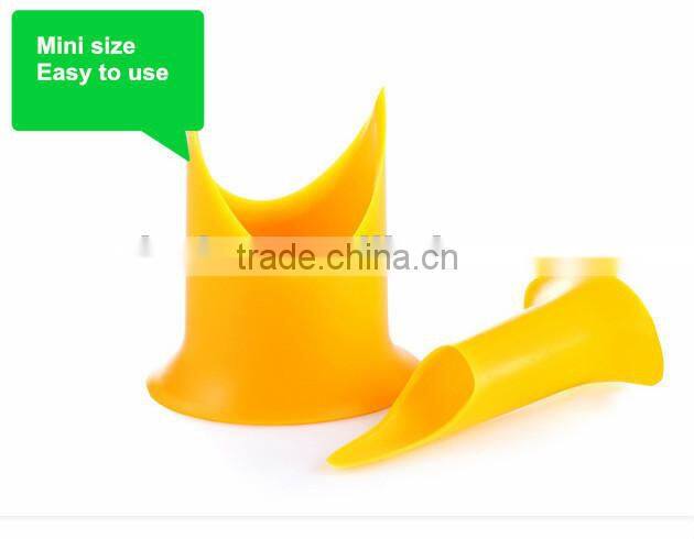 Kichen hand tool Chili and Tomato Plastic Corer