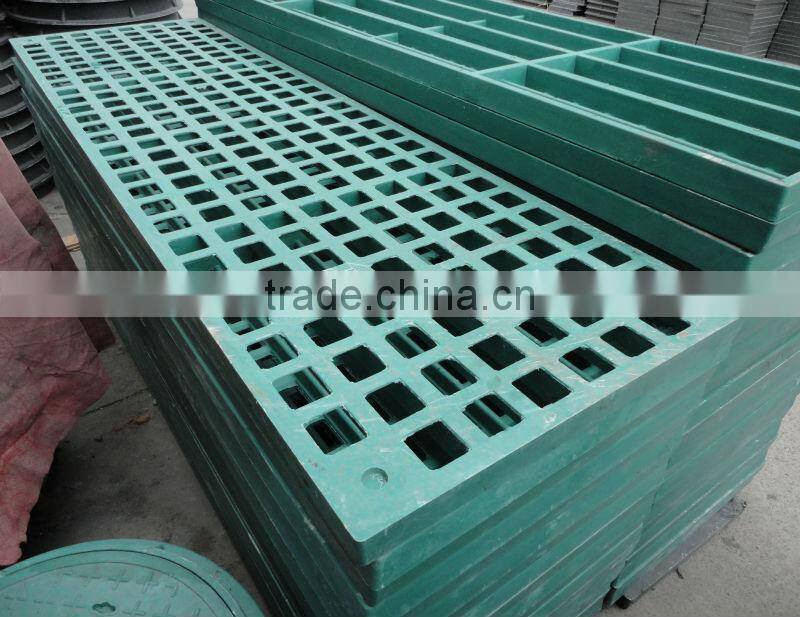 Plastic floor grating