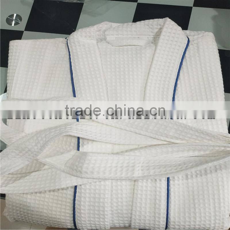 Custom White Color 100% Cotton Waffle Bath Robe With Embroidery Logo