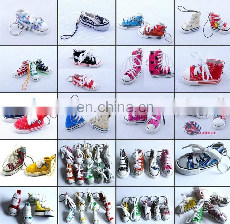 fashion promotional plastic cute figure keychain