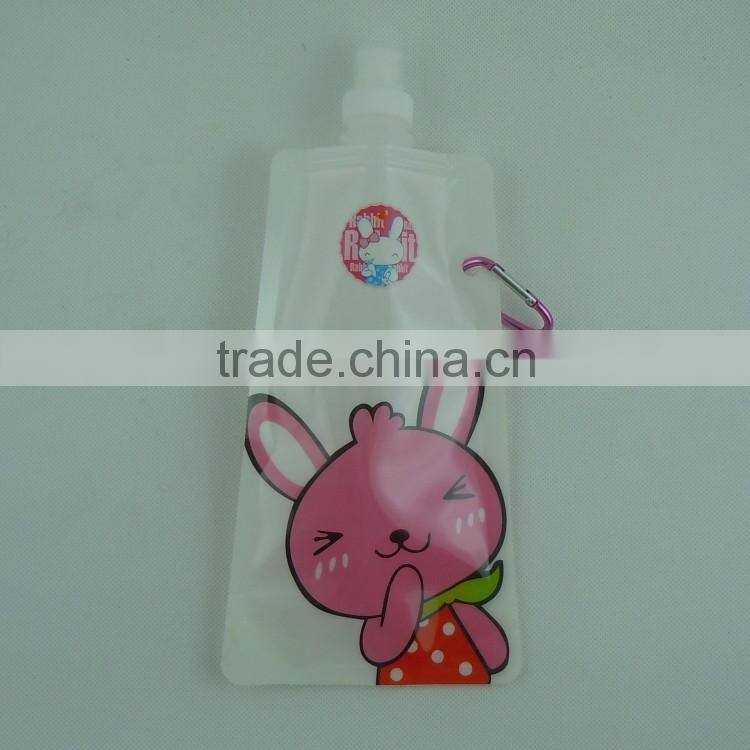 2015 newly foldable water bottle handly Singapore plastic bottle with carabiner