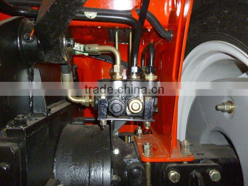 LUTONG1254 125hp 4WD wheel-style tractor