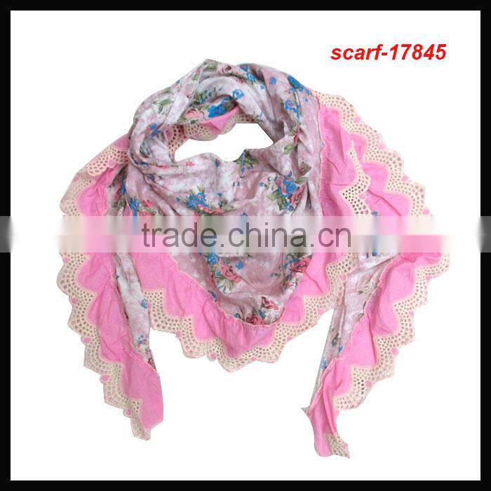 2014 Fashion Small Flowers Triangle Scarf