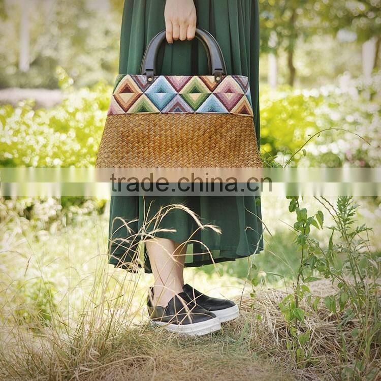 Fashion straw summer beach bag tote bag/handbag with embroidery for ladies and gils