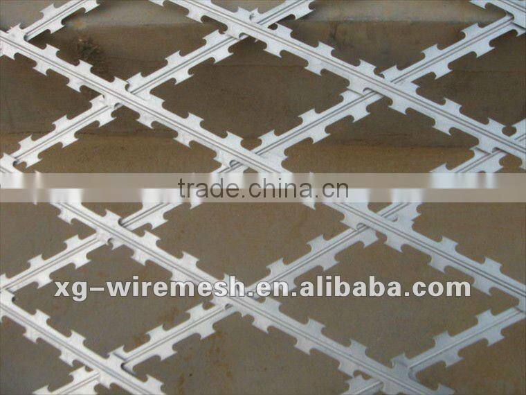 Razor wire and Barbed wire, Galvanized barbed wire