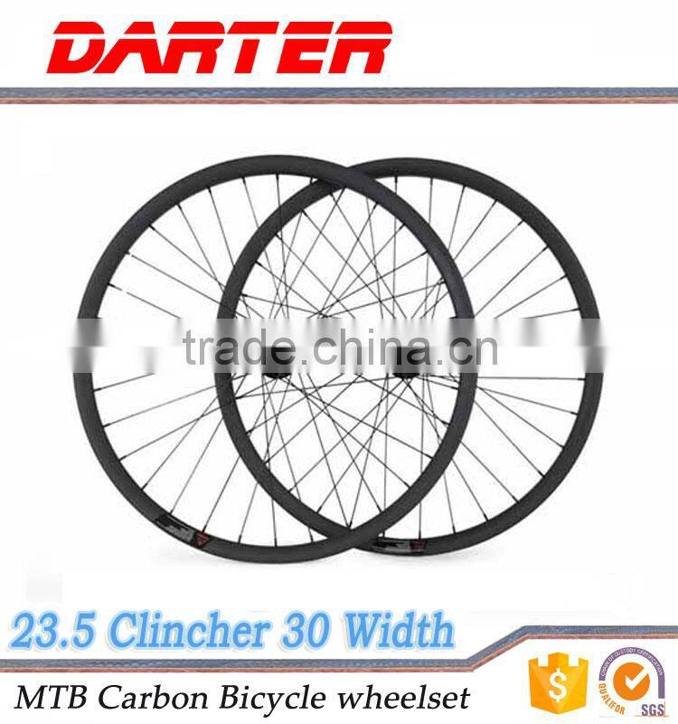New design 28/32h 700 from OEM Chinese carbon road bike clincher wheels