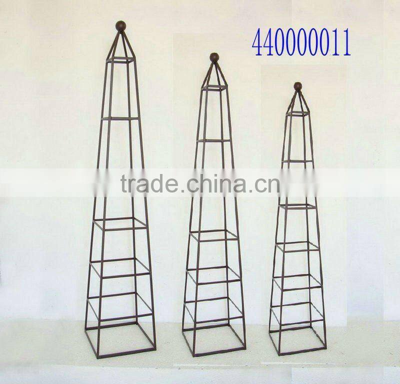 Eiffel tower model of metal