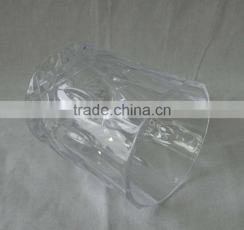 Transparent glass wine cup