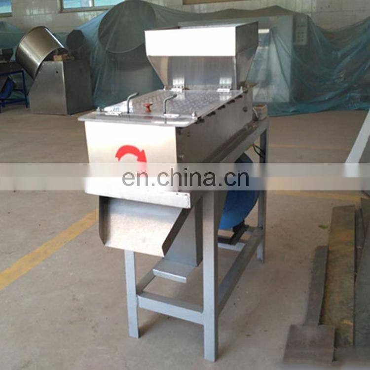 High-efficiency Dried Peanut Peeling Machine / Industrial Dry Peanut Red Skin Peeling Machine