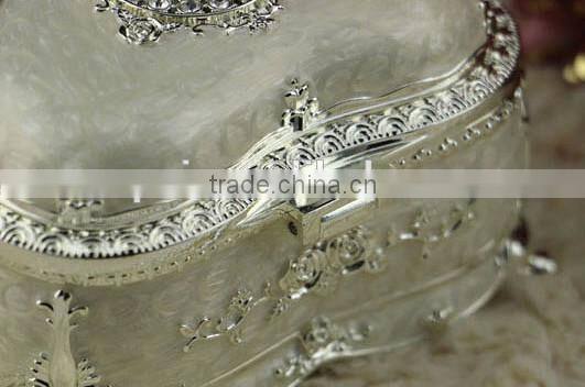 luxury handmade custom heart shaped sliver plating European style lead tin zinc alloy metal jewelry box accessories gift box