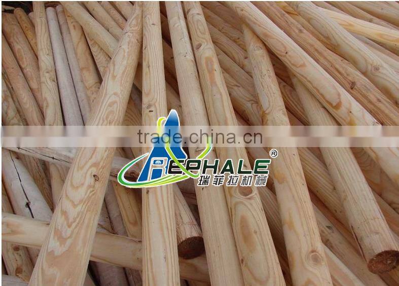 High efficiency veneer peeling and clipping machine