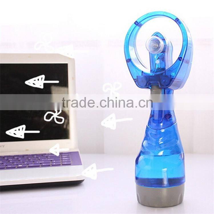 Battery operated mini water mist fan/ cooling fan/water bottle spray fan