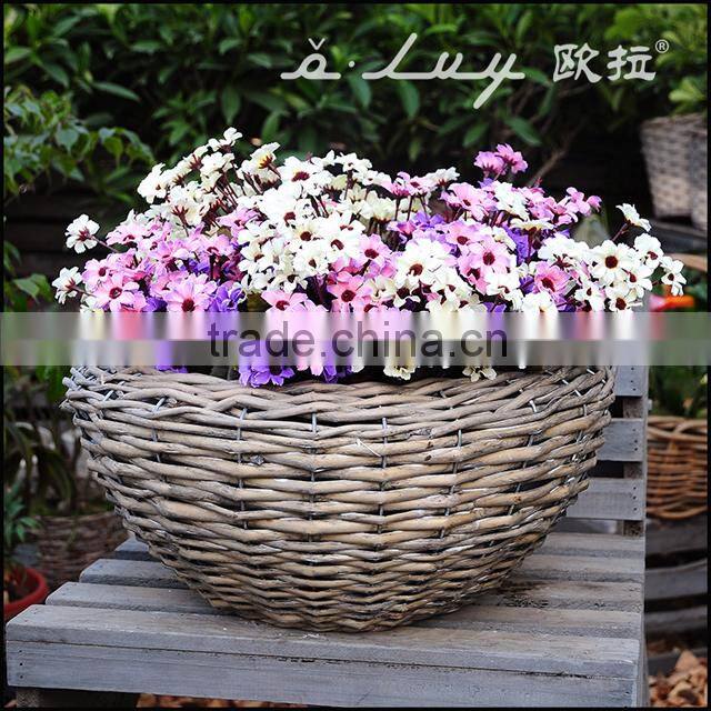round cheap with metal logo white flower wicker basket