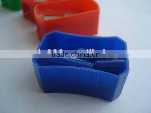 Factory price promotional plastic one hole pencil sharpeners