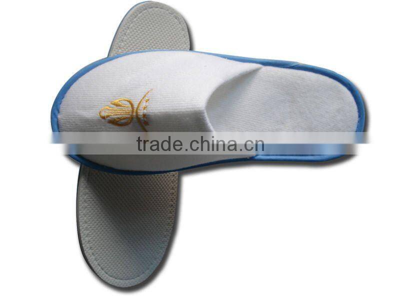 poly fleece disposable closed toe hotel slipper