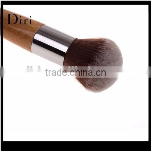 Wholesale on Alibaba Custom Logo Powder Makeup Brushes