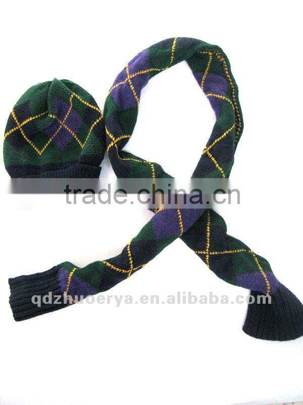 Scarves made of colorful woolen yarn