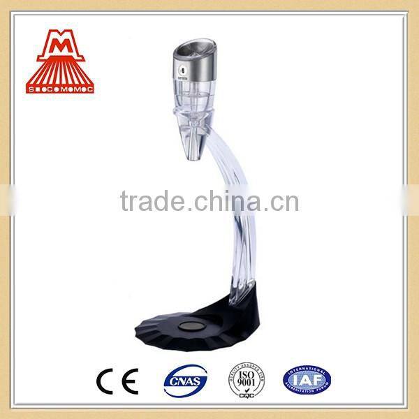 2017 latest hot-selling Magic red wine aerator pourer with stand wine decanter from China manufacturer