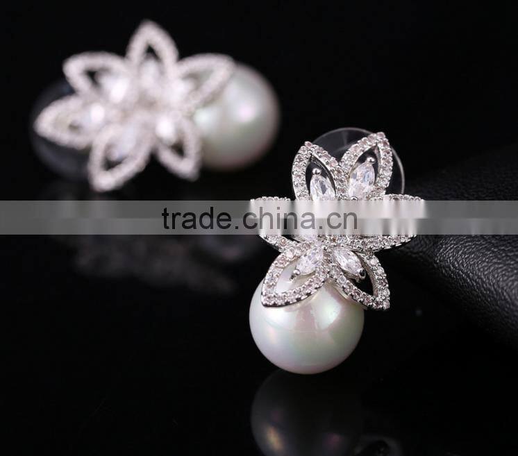 Wholesale Stock Small Order Fashion Women Flower in Water Pearl Zircon Earrings