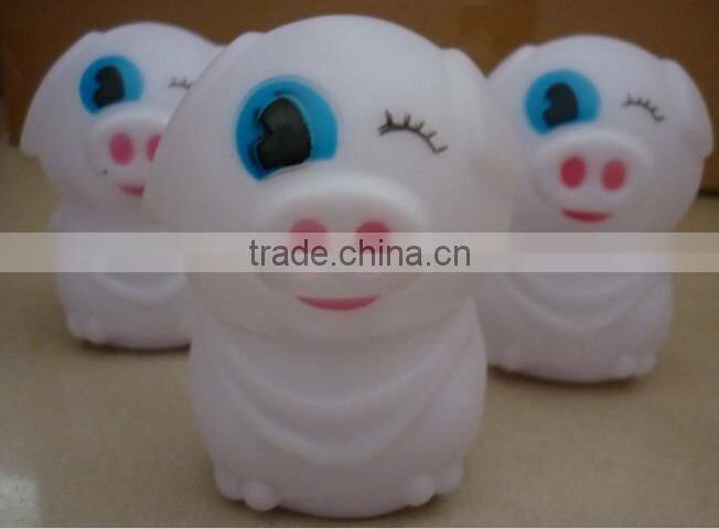 Onaroo Danny The pig Portable Night Light with Rainbow Color Change