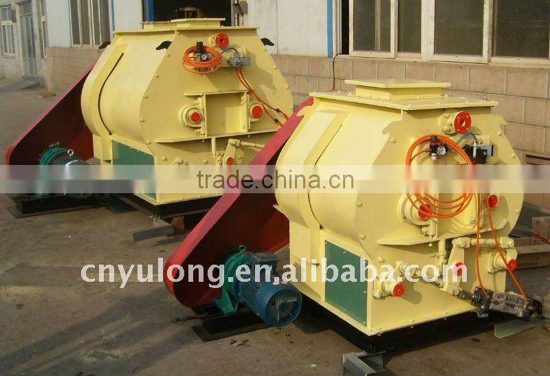 Double paddle shaft animal feed mixer