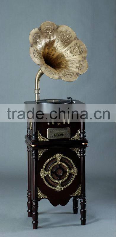 The phonograph Vinyl machine The old European archaize great horn speaker LP record player