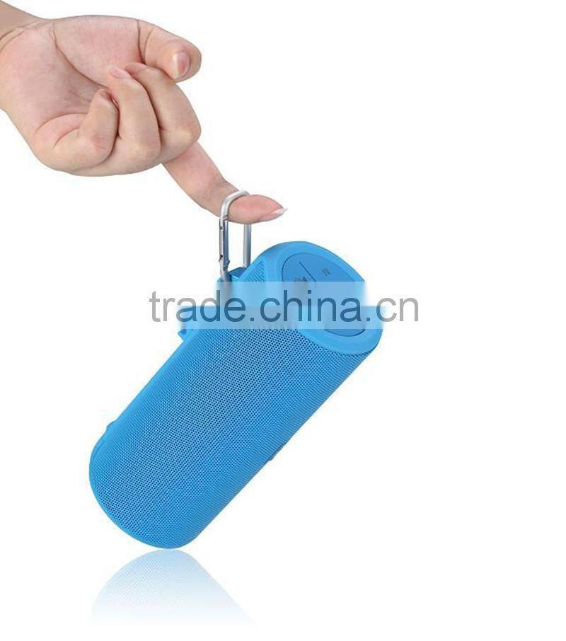 2016 Factory Wholesales Outdoor Portable Wireless Speakers Bluetooth Speakers With TF Card Hand