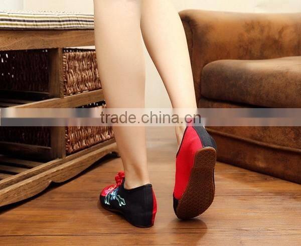 Middle Top Women Casual Cotton Shoes Buckle Chinese Style Flower Embroidered Elegant Ladies Canvas Flats Oxford Sole No logo