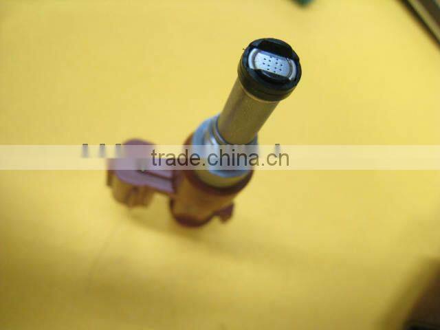 Popular original quality fuel injector for Toyota Land Cruiser Lexus Sequoia OEM 23209-39165