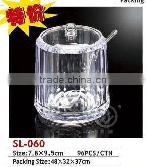 Plastic seasoning pot