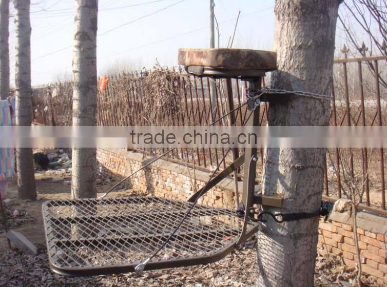 Strong steel hunting ladder tree stand