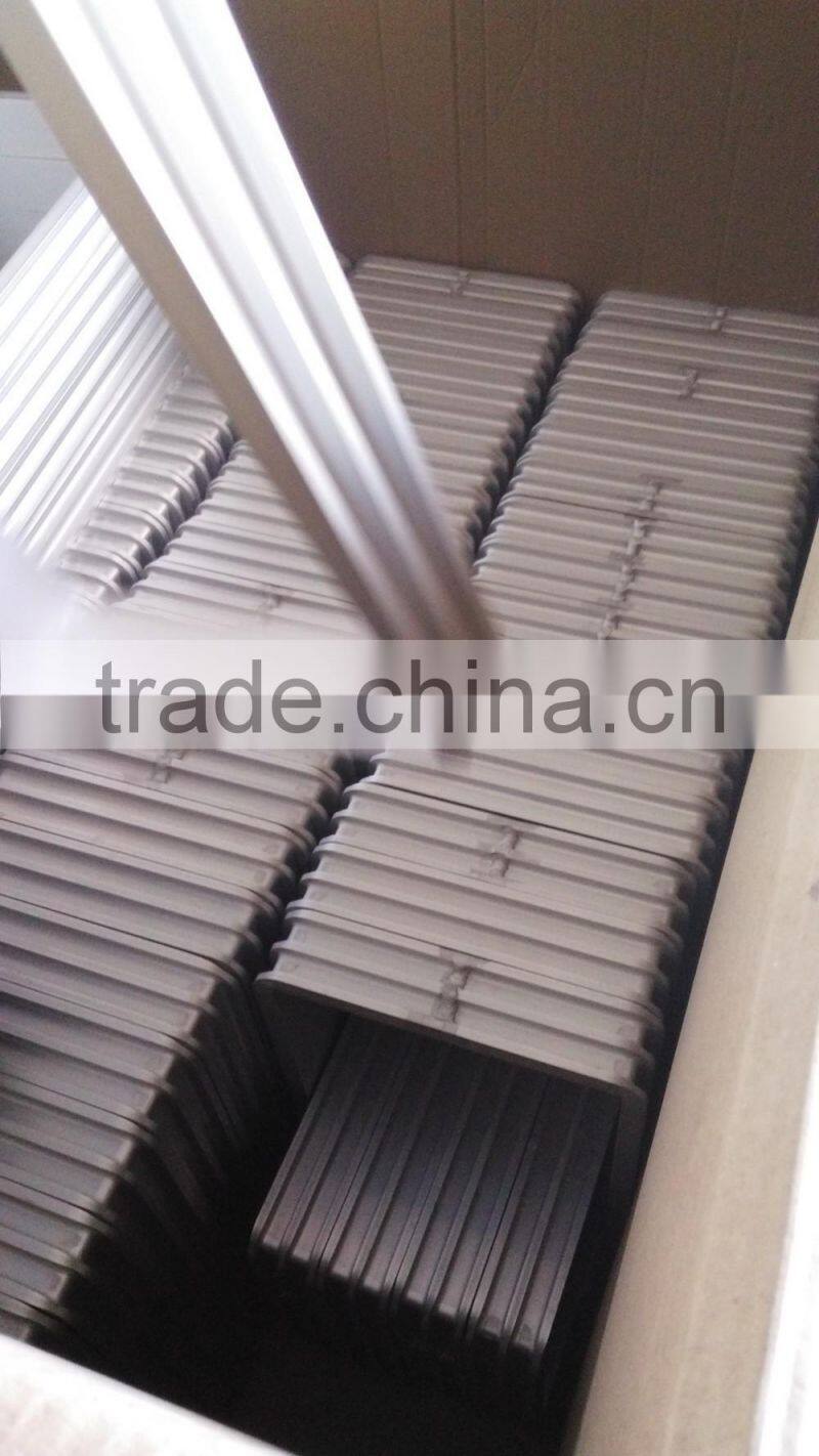 Extruded aluminum frame for seafood frozen