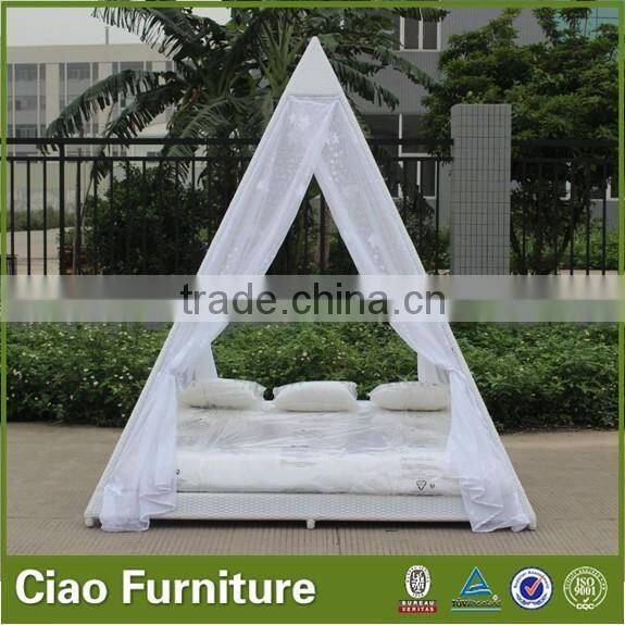 2014 new hot sale Foshan outdoor fueniture camping all weather rattan daybed with canopy