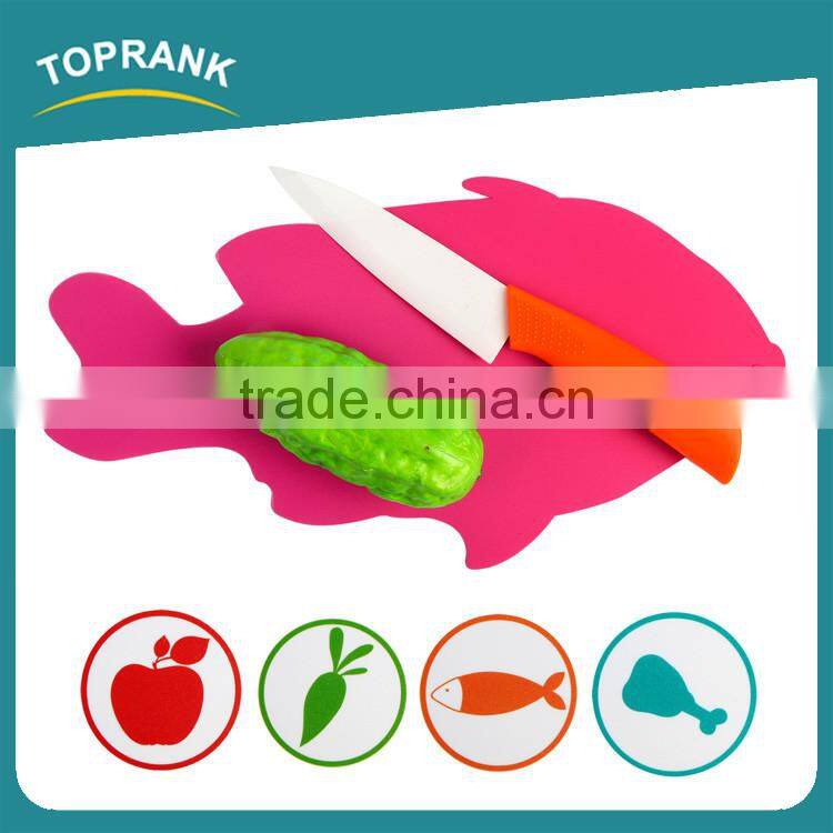 Toprank Hot Sale Kitchenware 1.8mm Thickness Colorful Durable Non-slip Fish Shape Cutting Board Mat Set PP Chopping Board