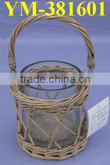wicker candle holder with foldable handle