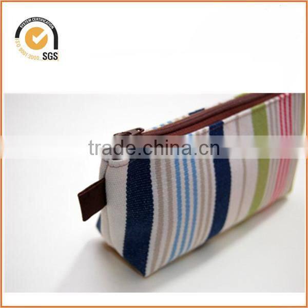 Leather and cotton canvas zipper pouch By Chiqun Donggaun CQ-H01059