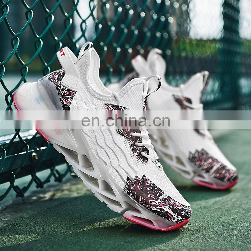 Factory Outlet Christmas Design Wholesale High Quality Men's Jogging Track and Field Breathable Customized Casual Sports Shoes