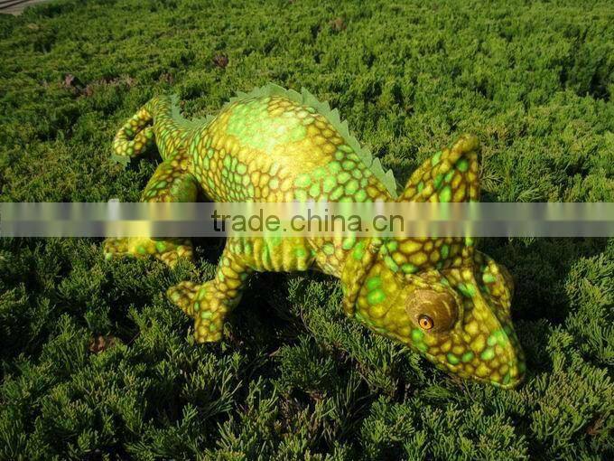 2014 new design realistic chameleon plush toy