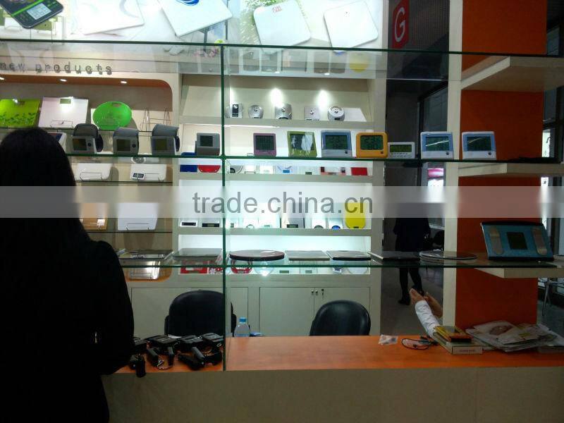 Arm blood pressure monitor, Low noise tech. Auto-Reading 90 group memories