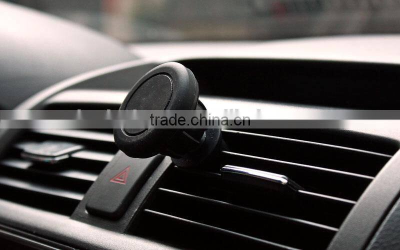 Magnet outlet bracket