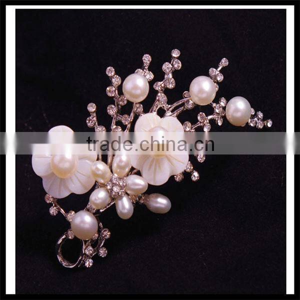 elegant pearl brooches for wedding invitation